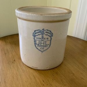 Uhl Acorn Crock